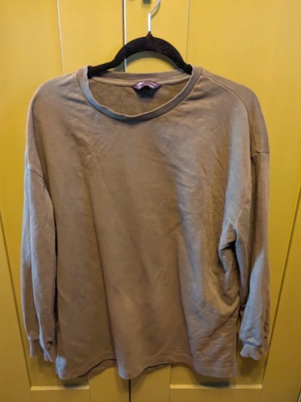 Dark green long-sleeved top size L